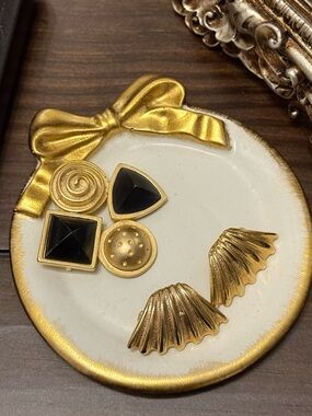 Vintage Jewelry Earring and Brooch Bundle